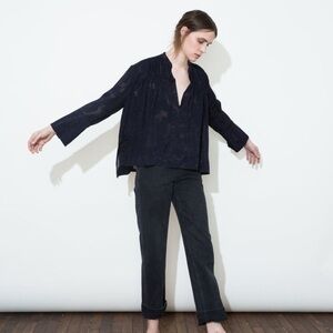 Where Mountains Meet Navy Floral Oversized Blouse Size XS